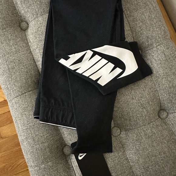 Nike GIRLS LEG A SEE LEGGINGS! - Picture 5 of 6